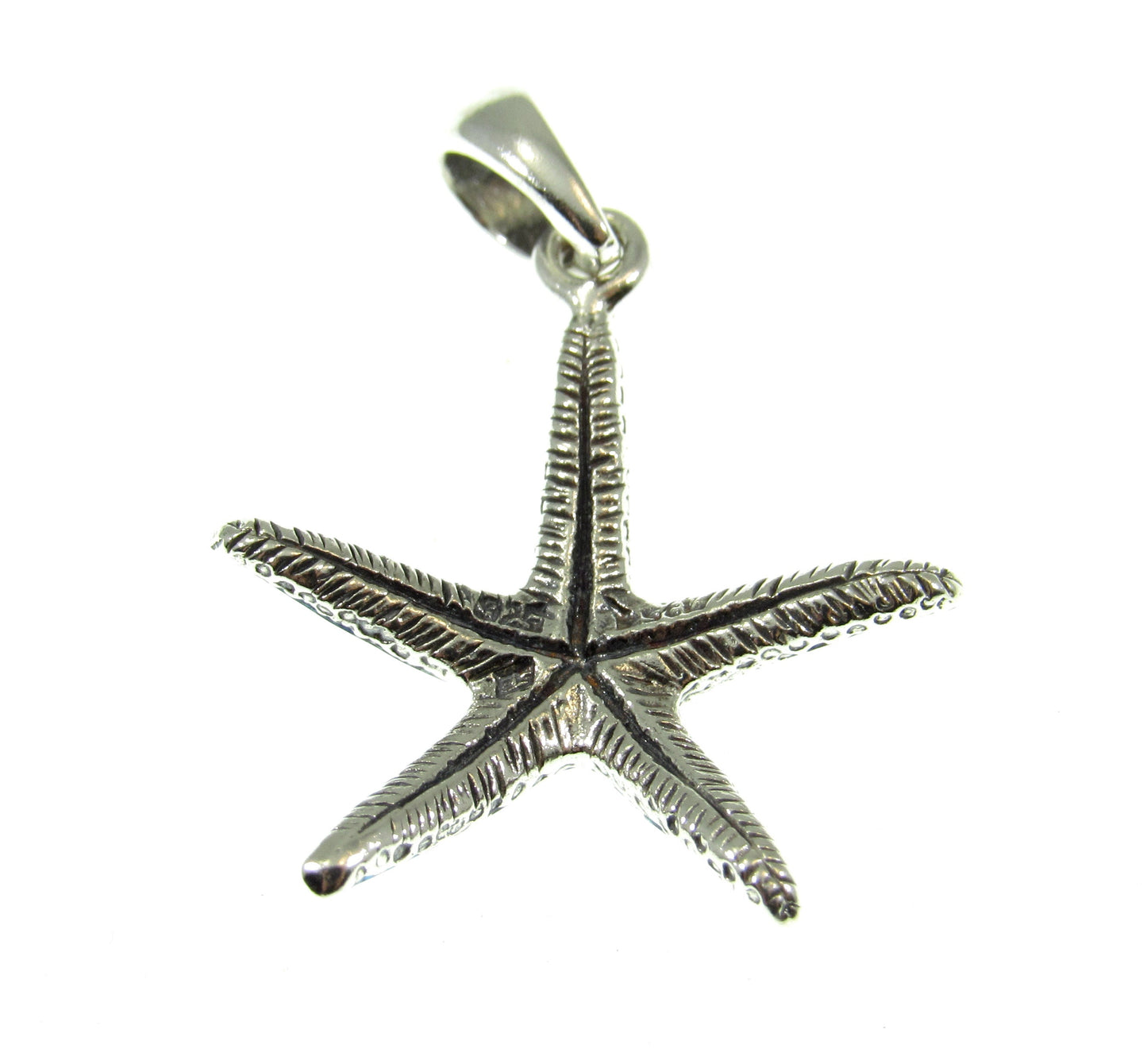 The sterling silver and blue enamel starfish pendant is quality stamped 925 on the reverse and weighs 1.6 grams of sterling silver