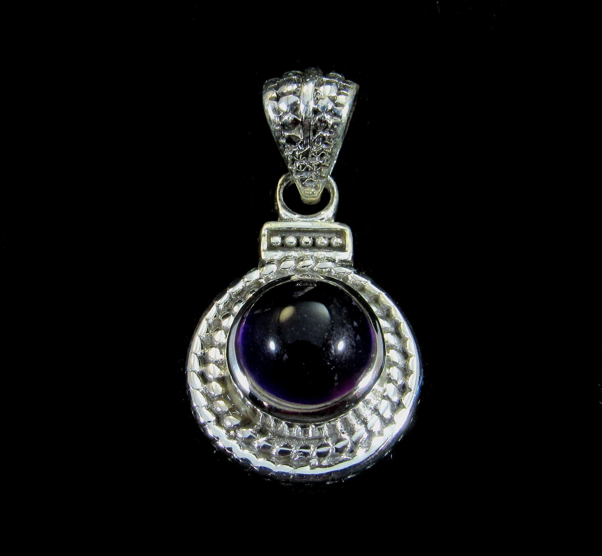 Handcrafted Solid 925 Sterling Silver Braided Wreath Round Genuine Amethyst Cabochon Gemstone Pendant