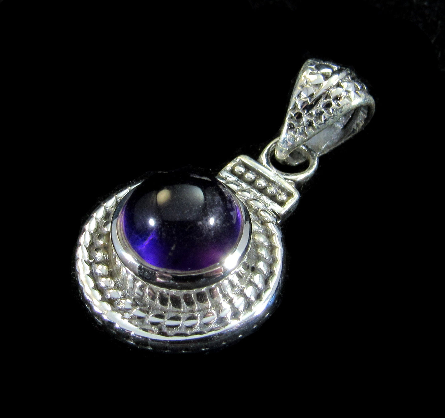 Handcrafted Solid 925 Sterling Silver Braided Wreath Round Genuine Amethyst Cabochon Gemstone Pendant