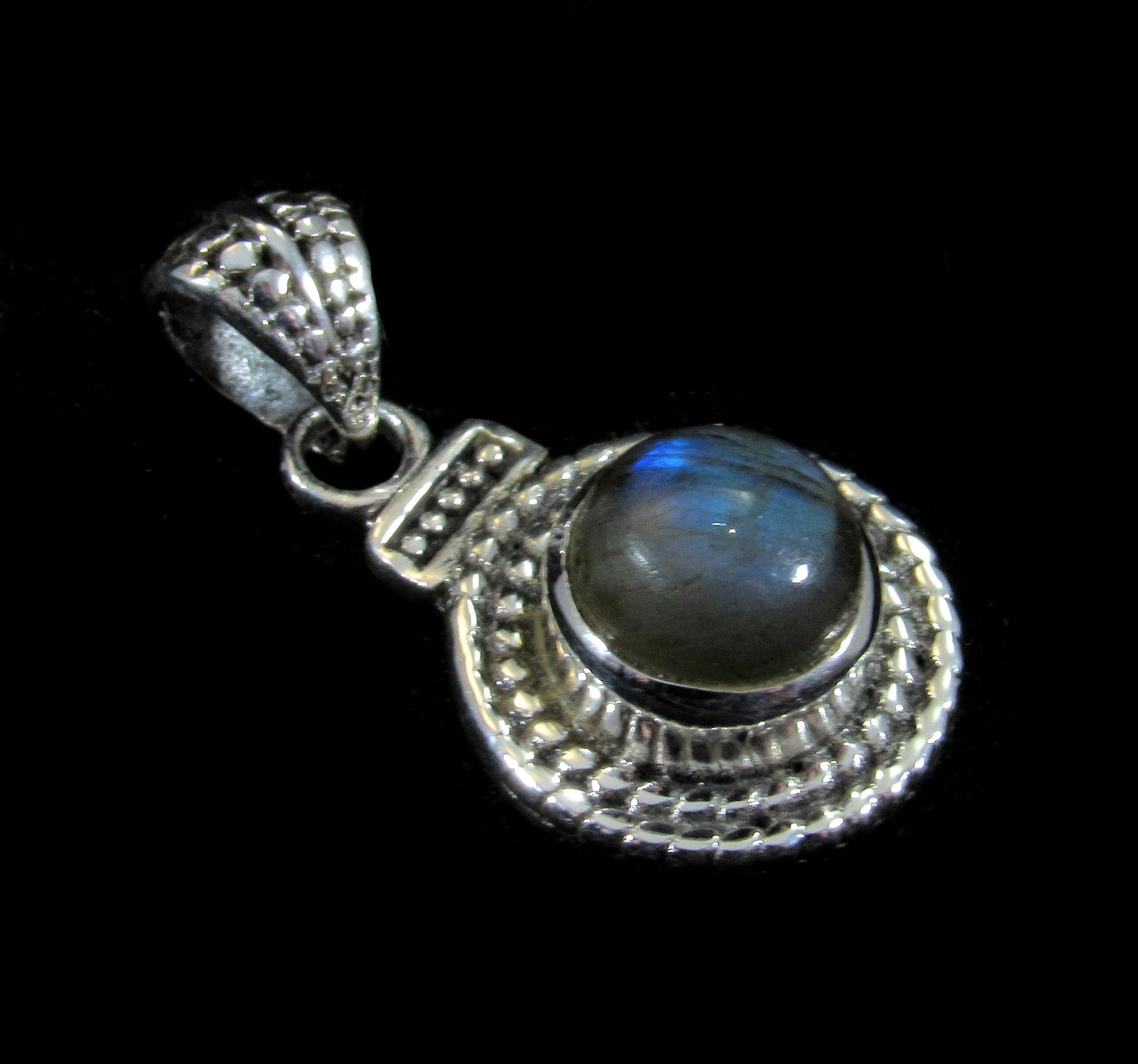Handcrafted Genuine Round Labradorite Cabochon Set in Solid 925 Sterling Silver Pendant With Ornate Rope Wreath