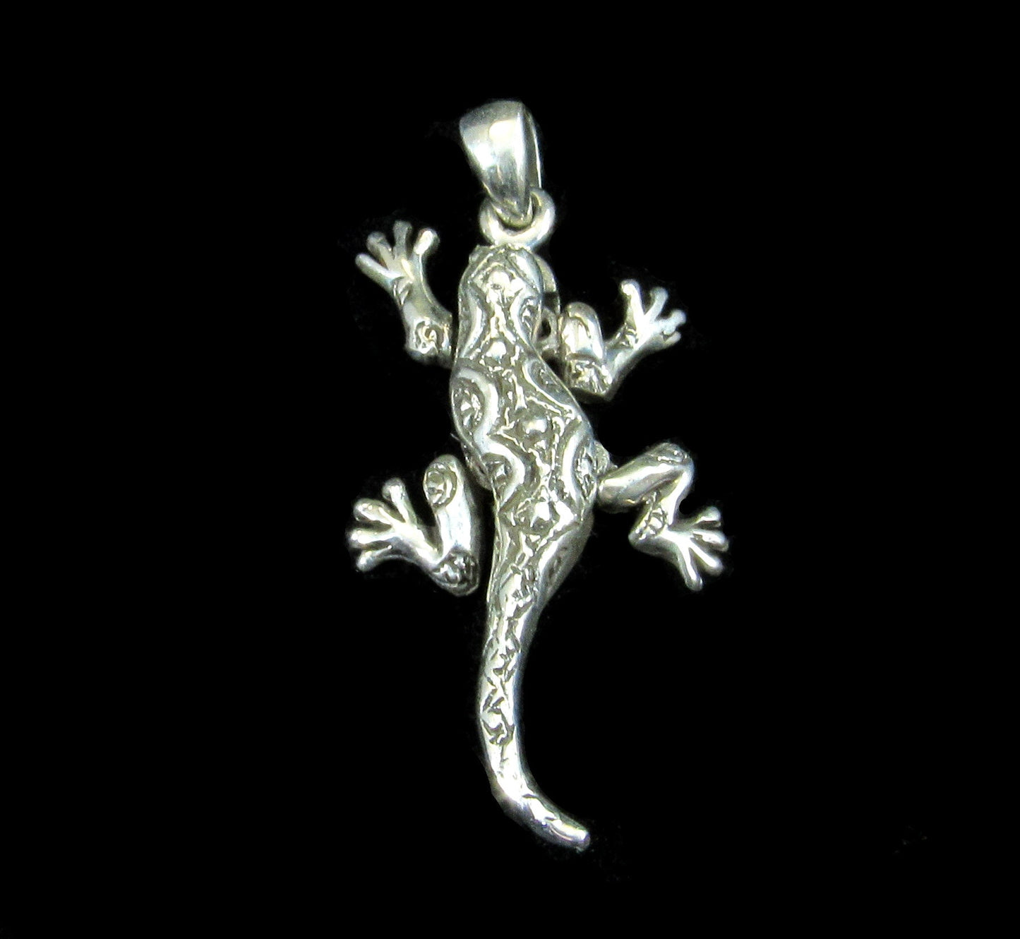 Handcrafted Solid 925 Sterling Silver Jointed Movable Gecko Lizard Pendant Legs Move