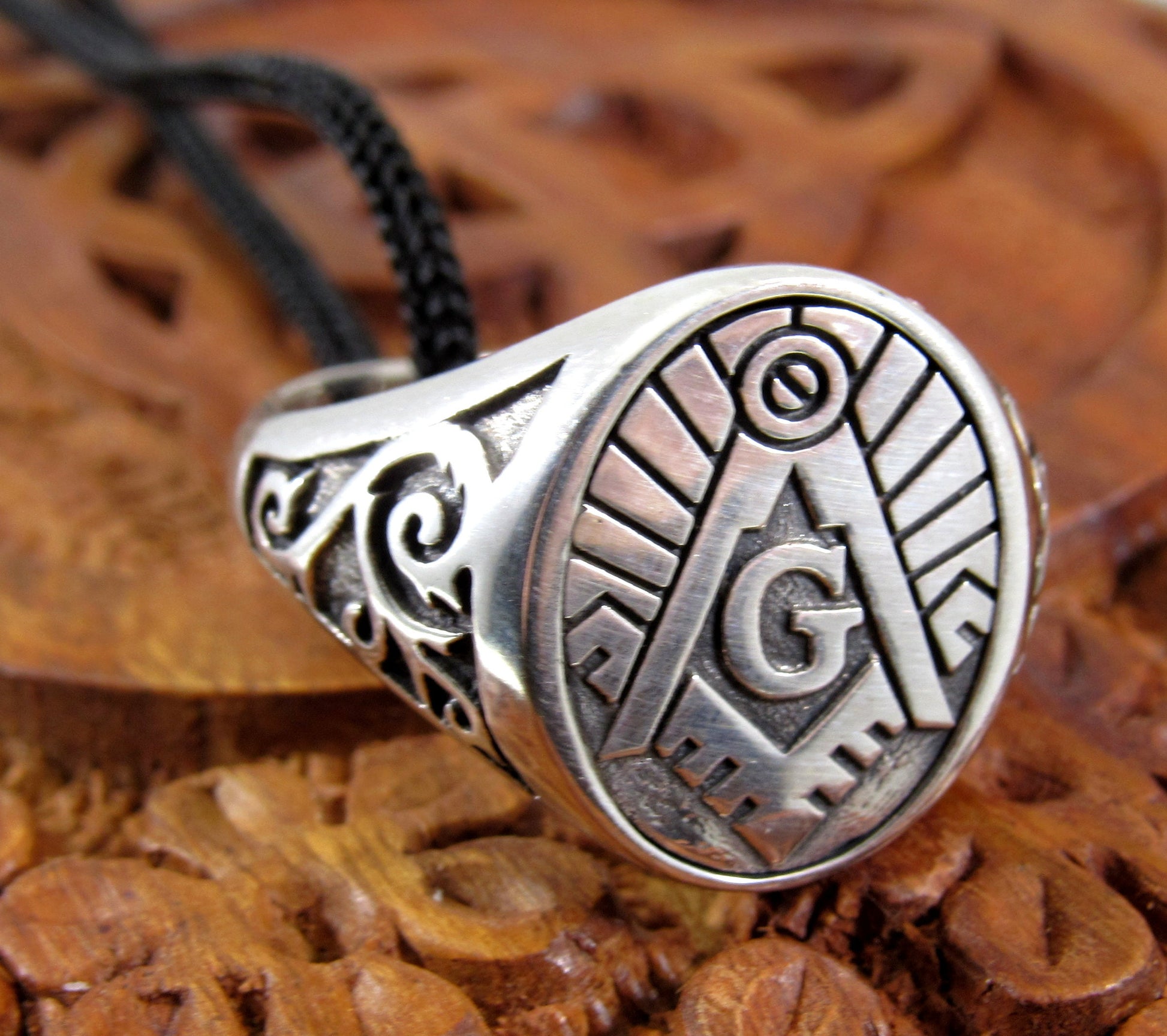 Solid 925 Sterling Silver Men's Freemason Ring, Handcrafted Square & Compasses Masonic Signet Ring Pendant on Nylon Cord, Sizes 10-14