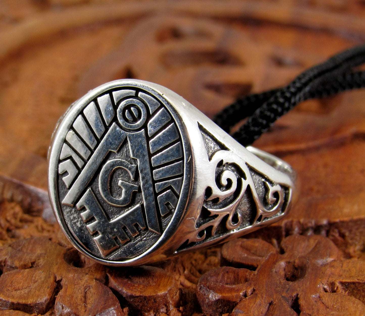 Solid 925 Sterling Silver Men's Freemason Ring, Handcrafted Square & Compasses Masonic Signet Ring Pendant on Nylon Cord, Sizes 10-14