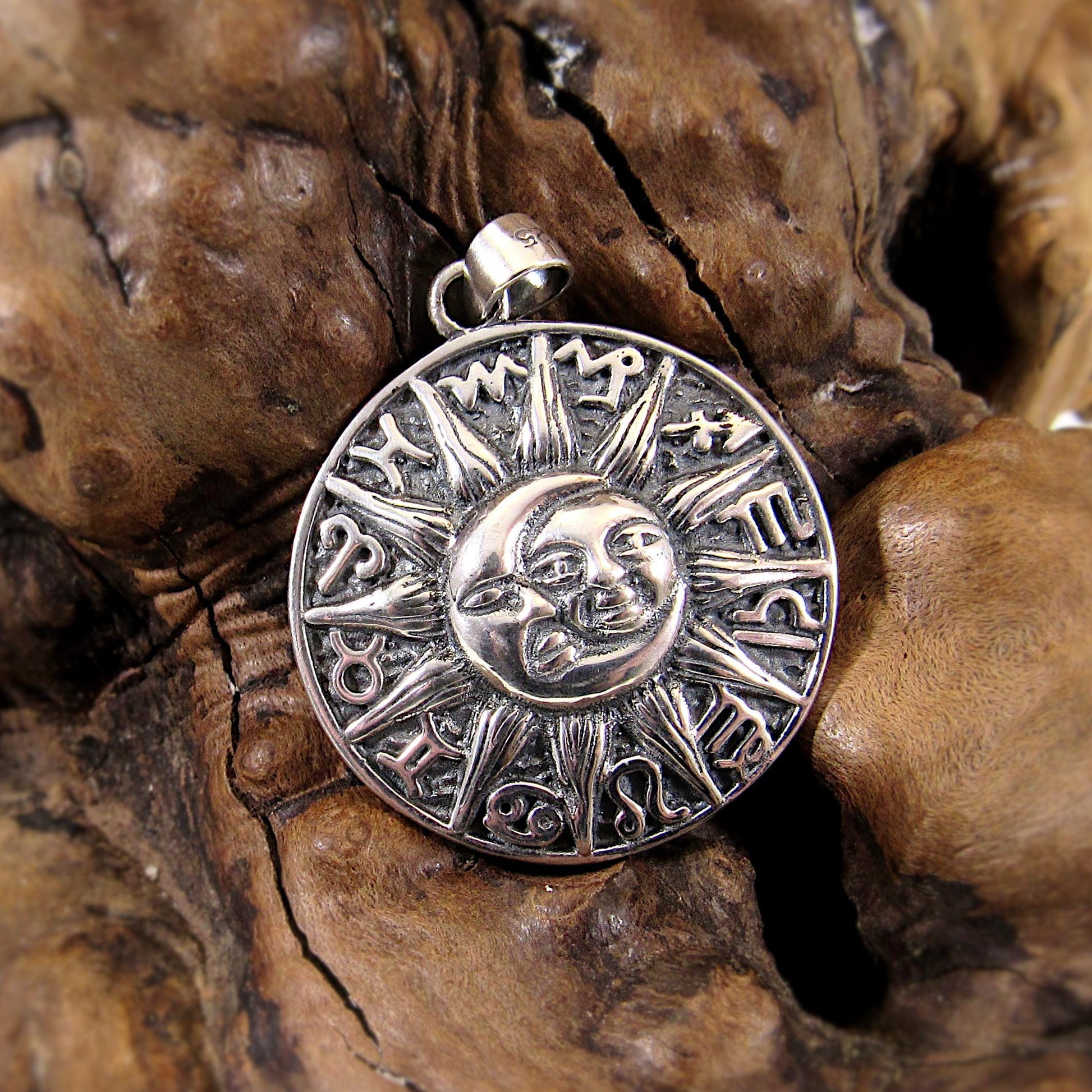 Solid 925 Sterling Silver Sun and Moon Faces Pendant - Zodiac Wheel - Astrology Necklace Amulet, Celestial Jewelry, Gift for Astrologers