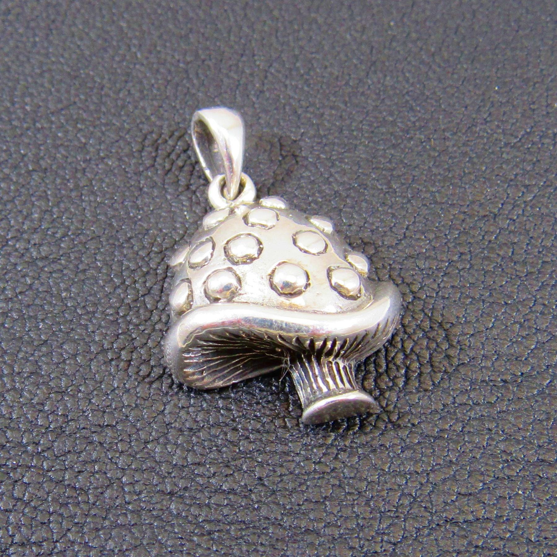 Solid 925 Sterling Silver Mushroom Pendant – Whimsical Toadstool Necklace Charm, Cottagecore Jewelry, Fantasy Forest Charm, Nature Gift
