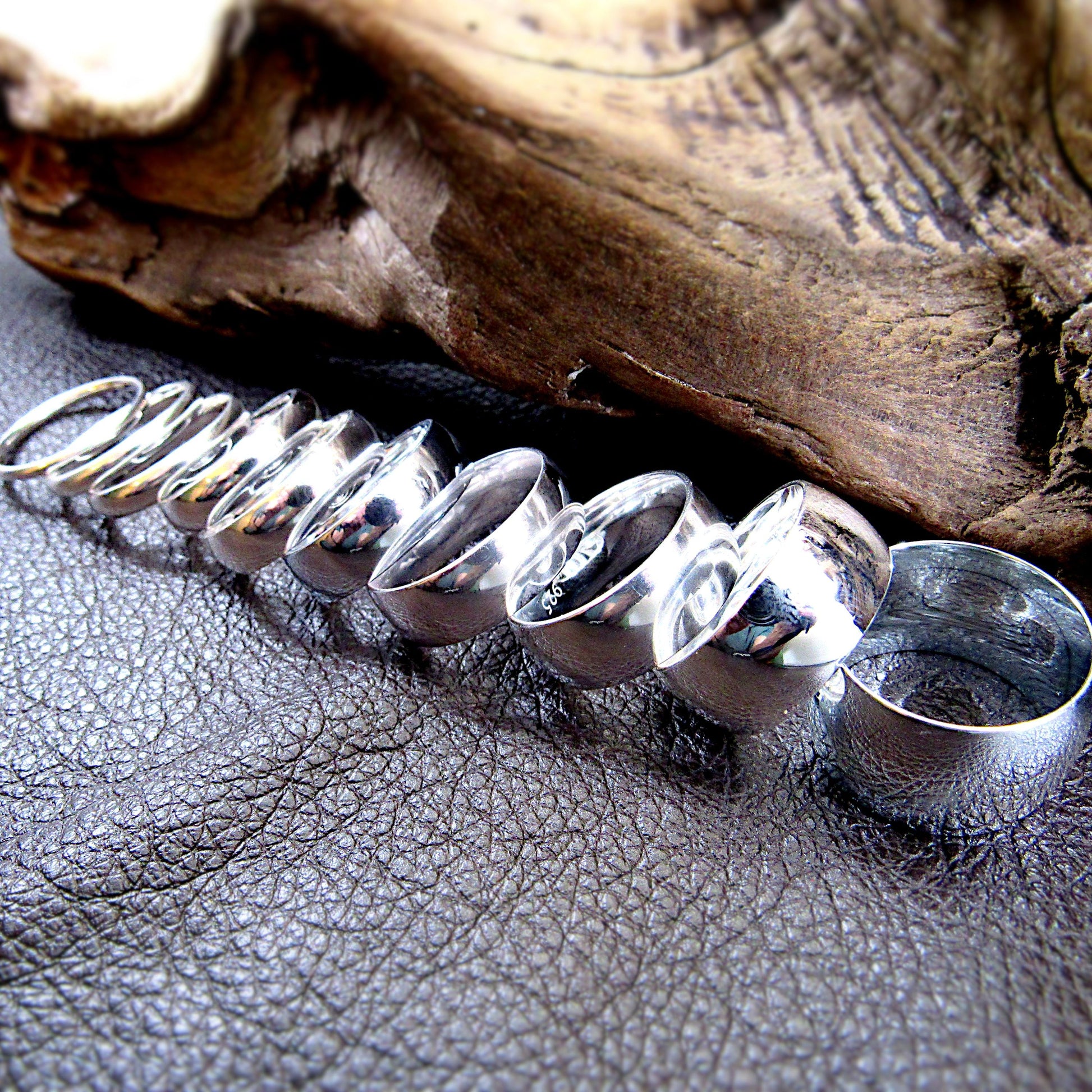 Solid 925 Sterling Silver Plain Wedding Band Ring - Men's and Women's Rings, 2mm 3mm 4mm 5mm 6mm 7mm 8mm 9mm 10mm 15mm - Sizes 4 - 15