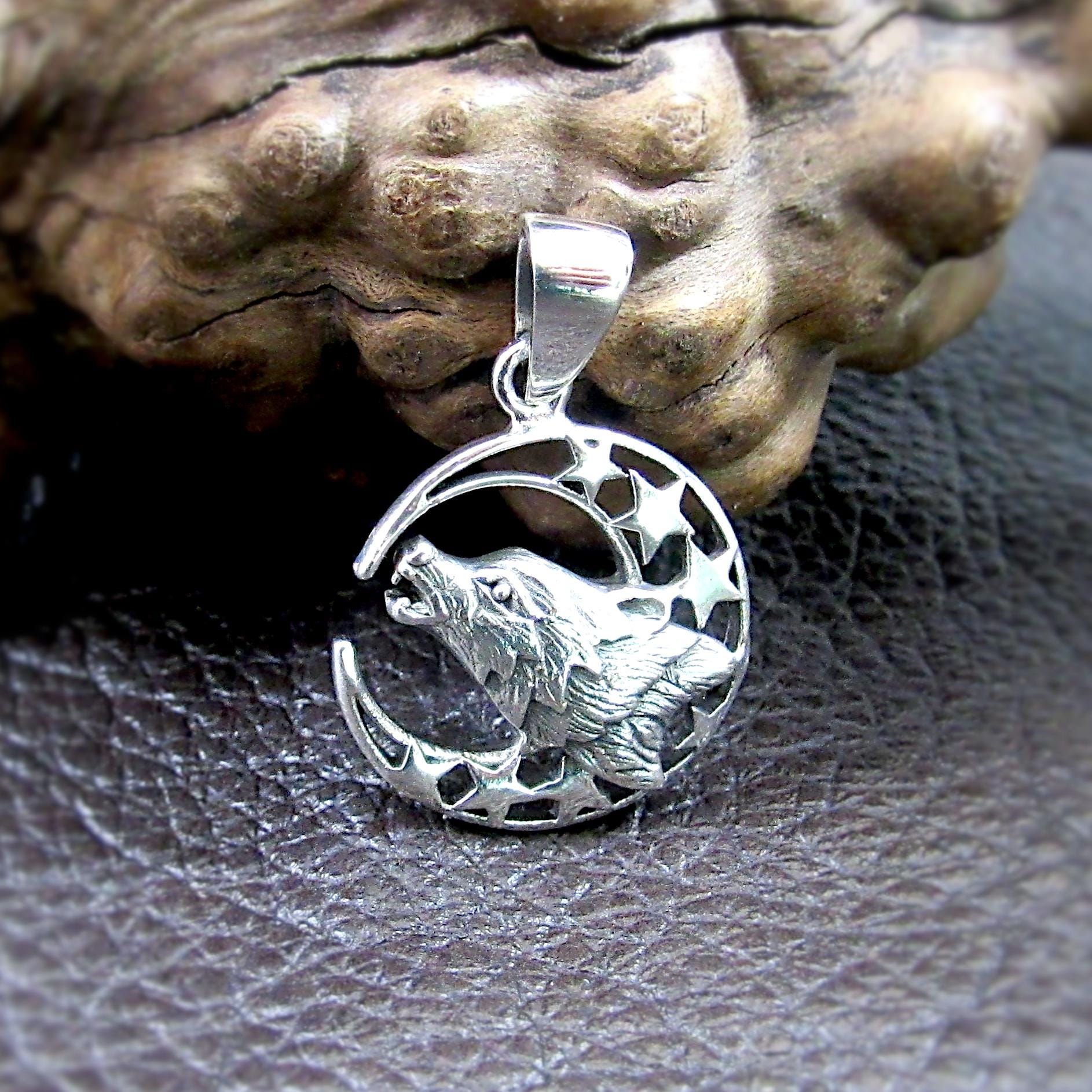 Solid 925 Sterling Silver Wolf Moon Pendant – Howling Wolf Necklace Charm, Spirit Animal Jewelry, Moon and Stars Amulet, Celestial Talisman