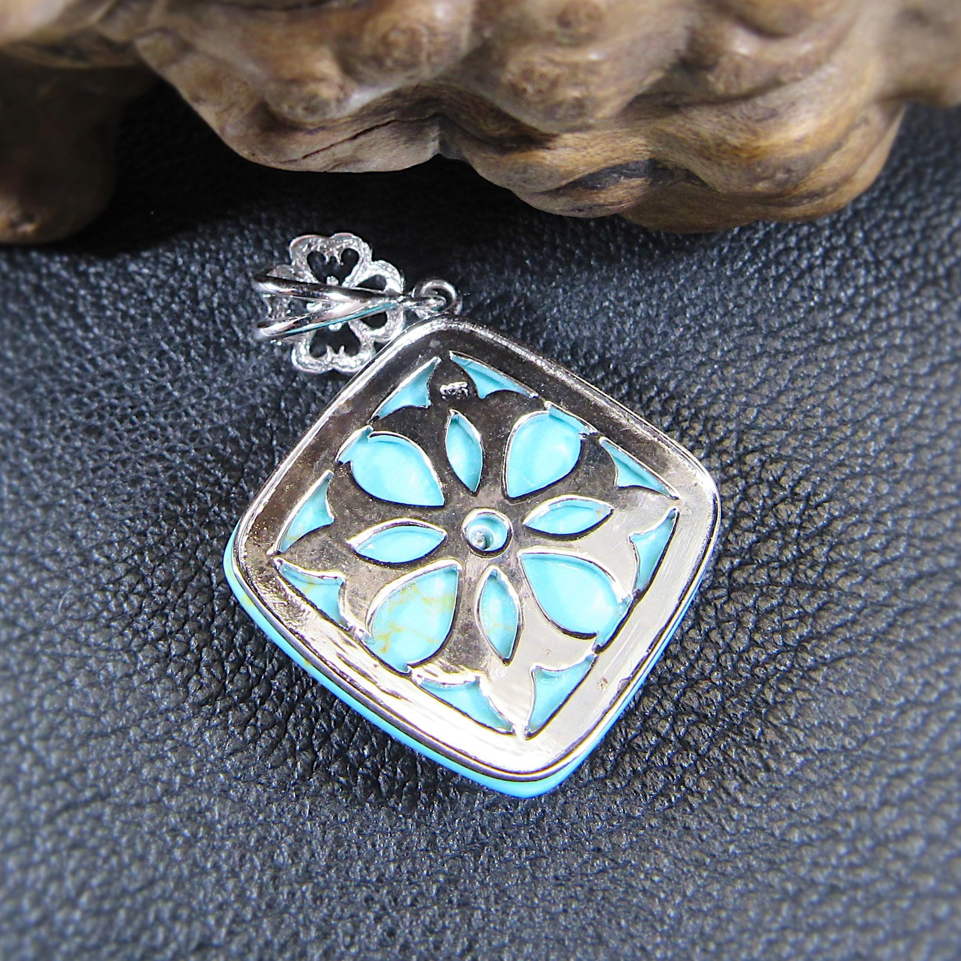 Solid 925 Sterling Silver & Simulated Turquoise Pendant – Boho Statement Amulet, Vintage-Inspired Western Jewelry, Gothic Cross Design