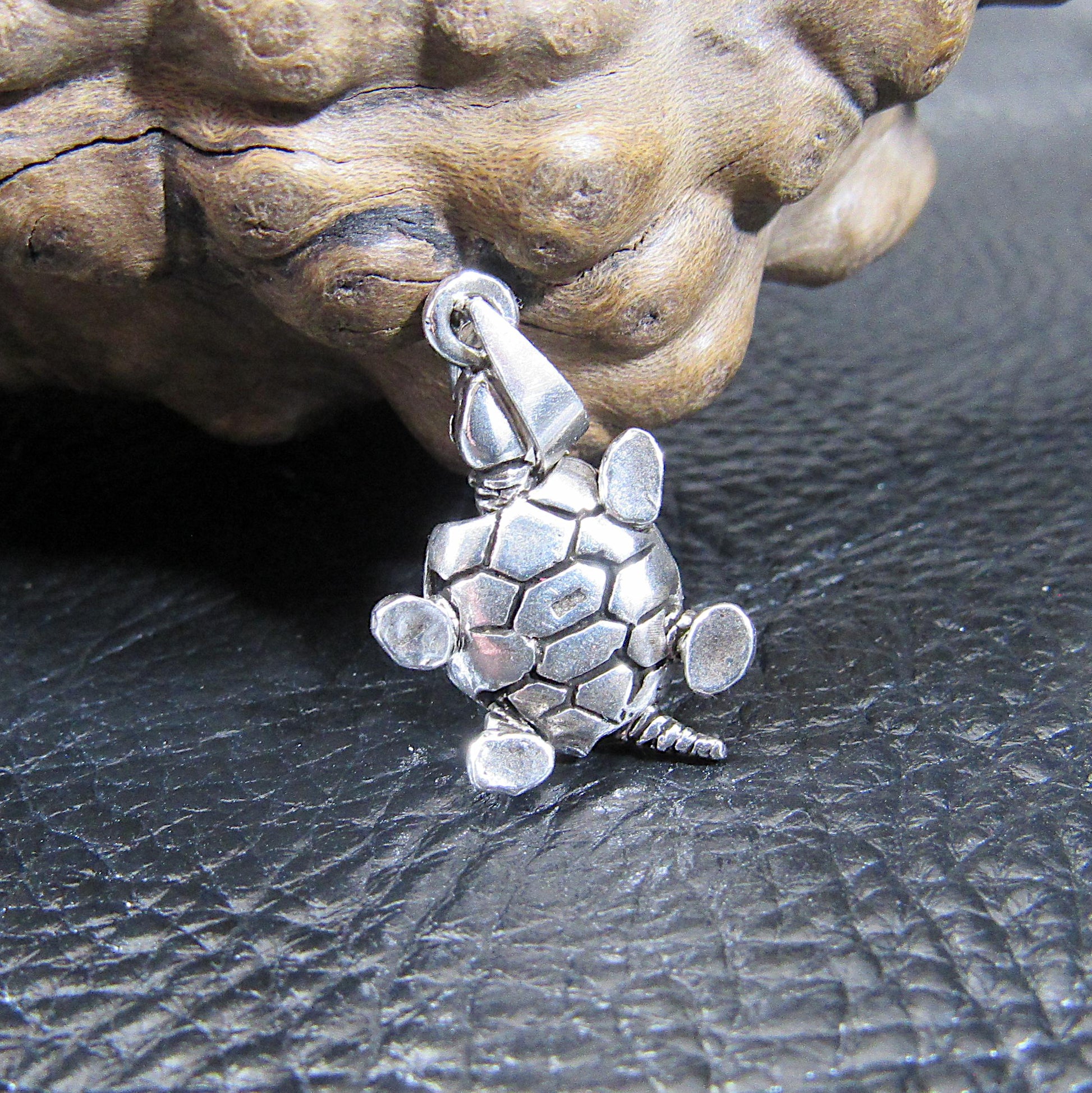 Solid 925 Sterling Silver Small Articulated 3D Sea Turtle Pendant, Tortoise Jewelry with Moving Legs, Head, & Tail, Reptile Necklace Charm