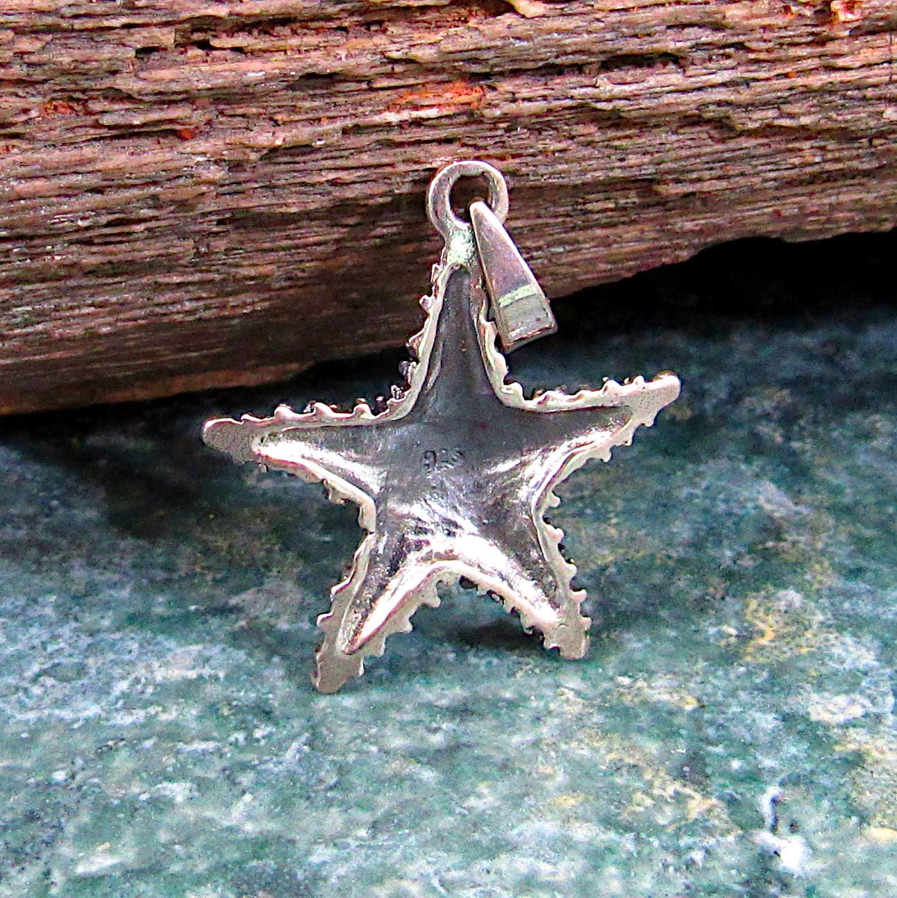 Solid 925 Sterling Silver Sand Dollar on Starfish Pendant, Textured Sea Life Charm, Nautical Seacore / Oceancore Jewelry, Beachcomber Gift