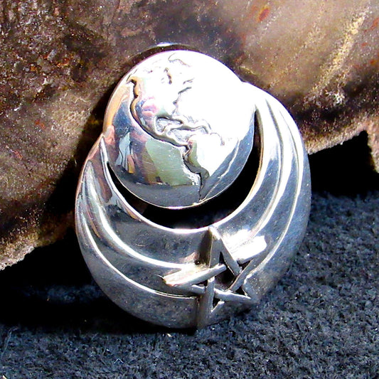 Solid 925 Sterling Silver Earth and Star Pendant – Planet & Pentacle Necklace Amulet – Cosmic Pagan Jewelry – Wiccan Celestial Globe Pendant