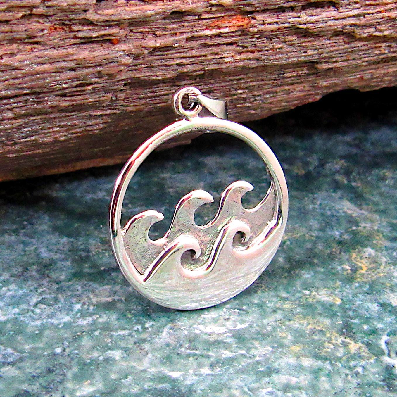 Solid 925 Sterling Silver Ocean Wave Pendant, Minimalist Surf Charm, Gift for Surfer, Triple Wave Charm, Oceancore / Beachcore Jewelry