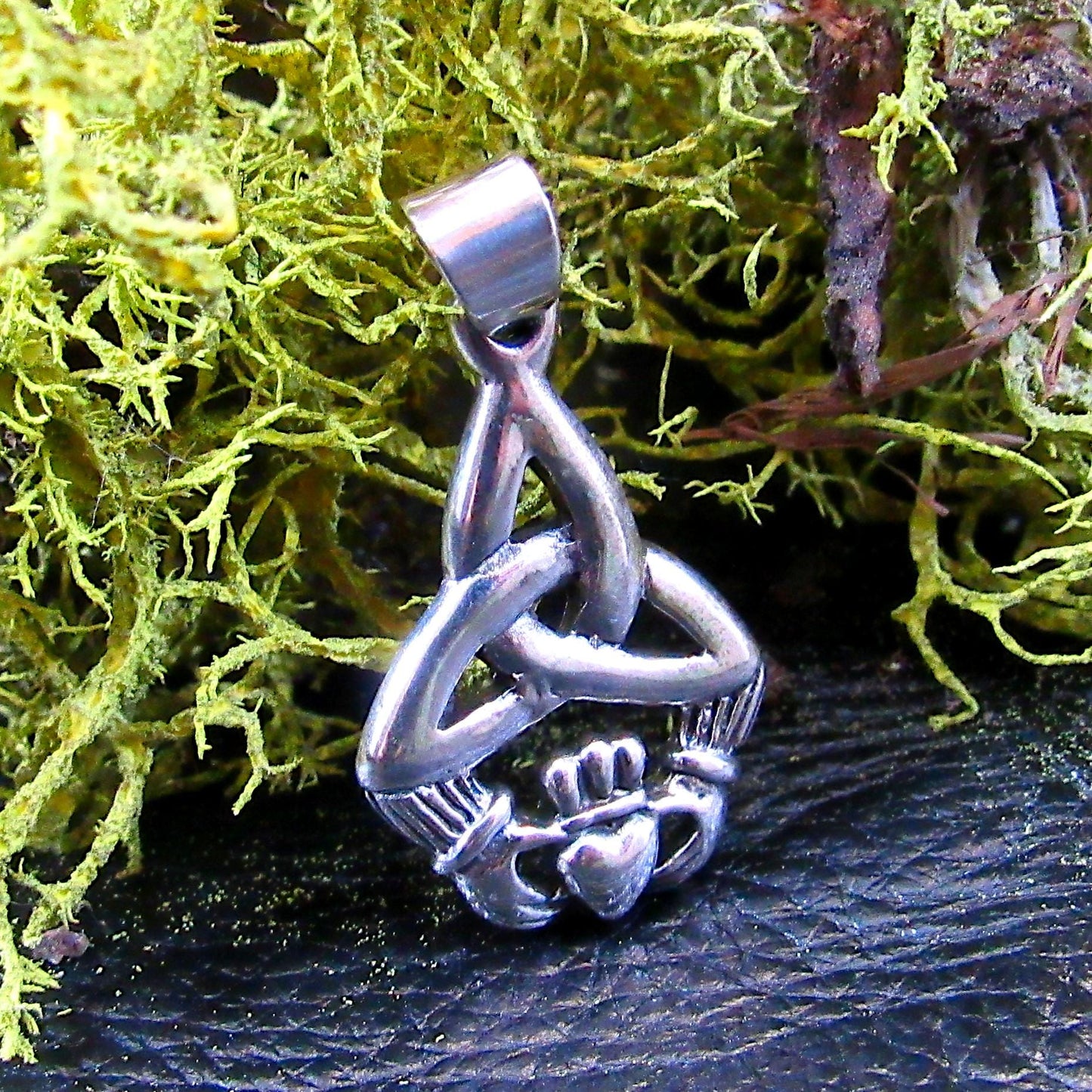 Solid 925 Sterling Silver Celtic Claddagh Pendant – Handcrafted Trinity Knot Necklace Charm, Irish Jewelry, Symbol of Love & Friendship