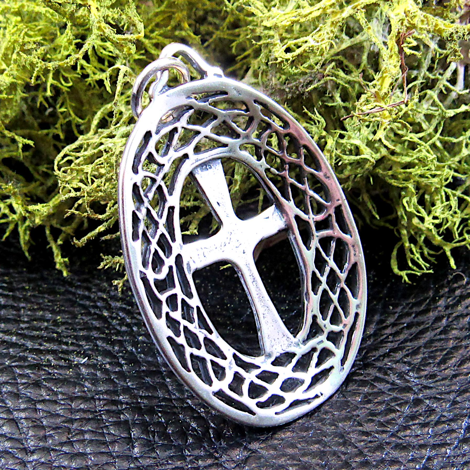 Solid 925 Sterling Silver Celtic Cross Necklace Pendant, Gaelic Jewelry Amulet, Oval Lattice Knotwork, Christian Faith Jewelry, Medievalcore