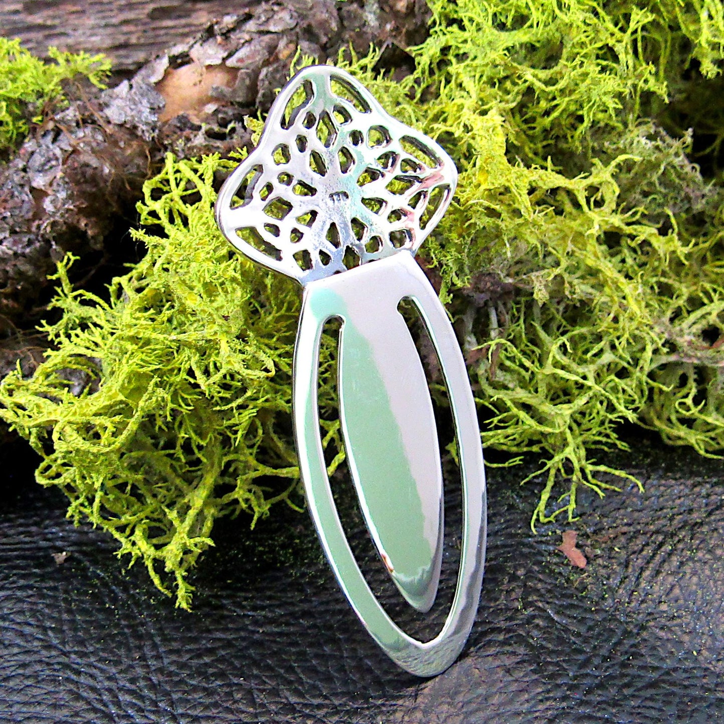 Solid 925 Sterling Silver Celtic Knot Bookmark – Handcrafted Pagan or Wiccan Gift – Book Lover’s Keepsake, Norse / Irish Reading Accessory