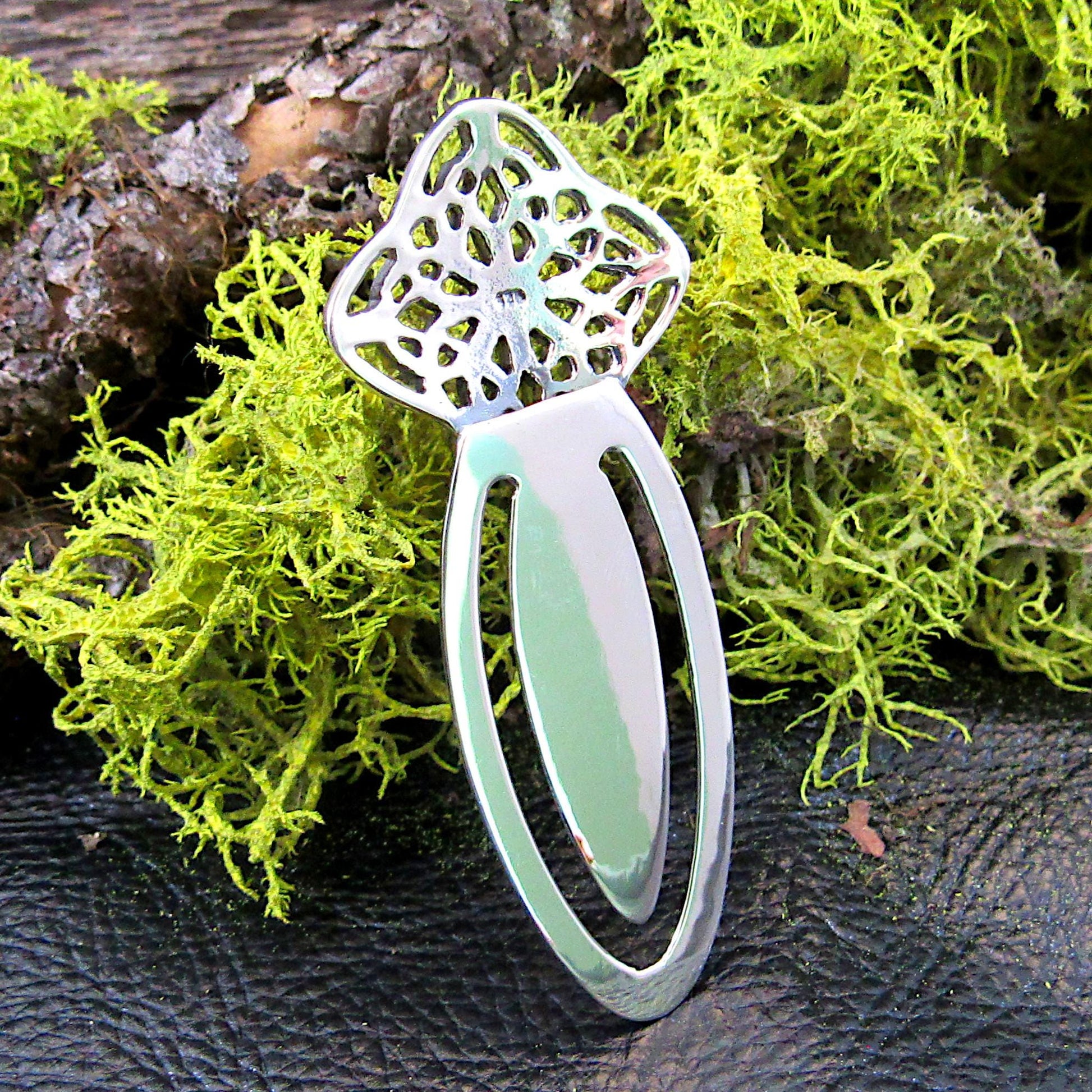 Solid 925 Sterling Silver Celtic Knot Bookmark – Handcrafted Pagan or Wiccan Gift – Book Lover’s Keepsake, Norse / Irish Reading Accessory