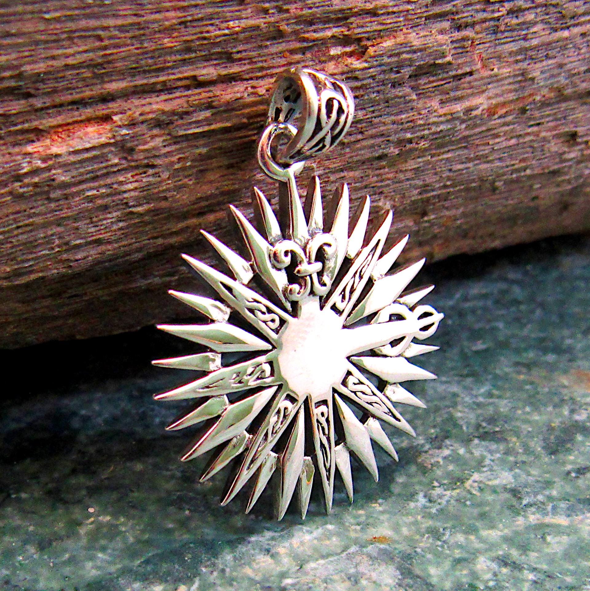 Solid 925 Sterling Silver Rose Compass Pendant, Fleur de Lis Celtic Jewelry, Nautical North Star Amulet, Nautical Gift for Men or Women