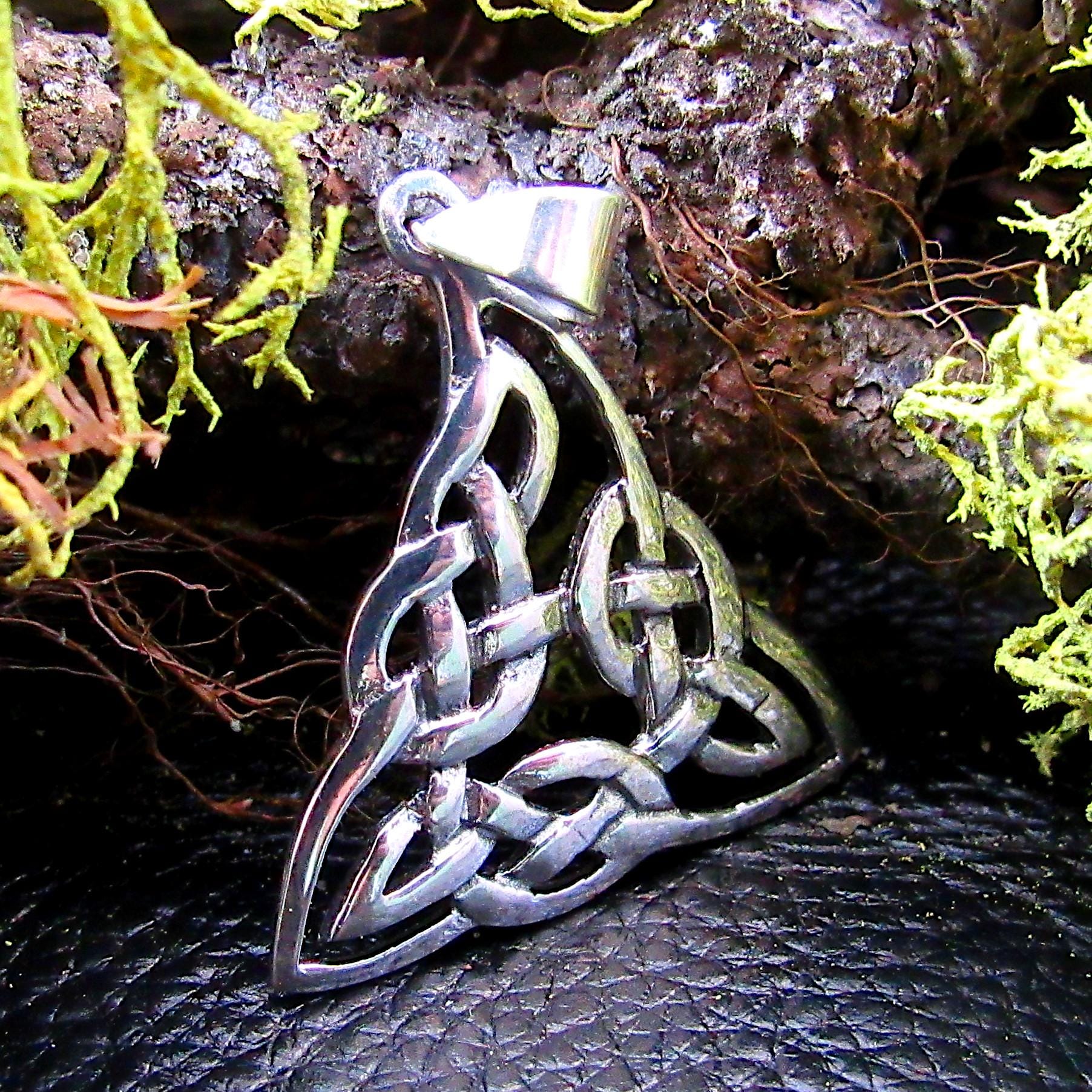 Solid 925 Sterling Silver Celtic Trinity Knot Pendant – Interwoven Triquetra Symbol – Pagan Amulet - Irish Heritage Gift - Necklace Pendant