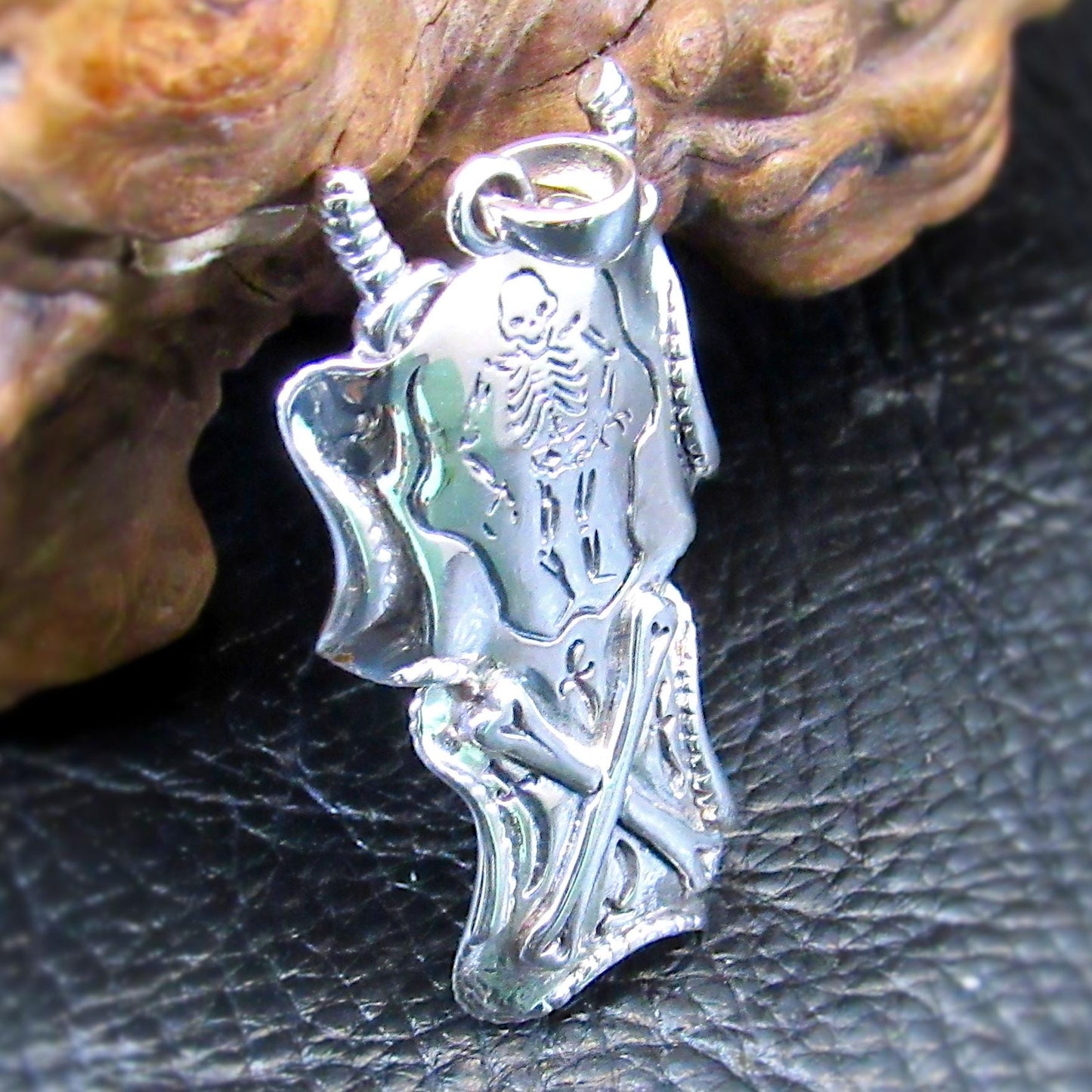 Solid 925 Sterling Silver Skeleton Pendant – Queen Anne’s Revenge Pirate Jewelry, Skull & Bones Nautical Amulet, Gothic Maritime Talisman