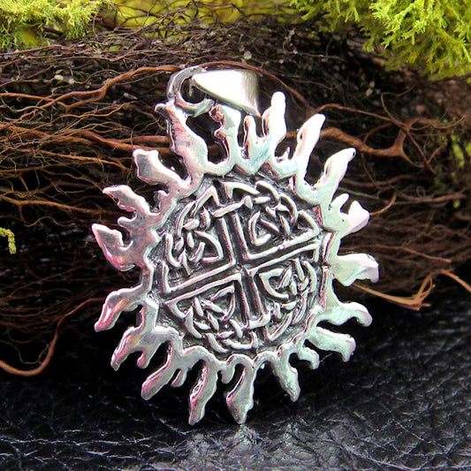 Solid 925 Sterling Silver Celtic Quaternary Knot on Sun Pendant with Solar Rays, Men's Gaelic Jewelry, Men's Silver Amulet for Men
