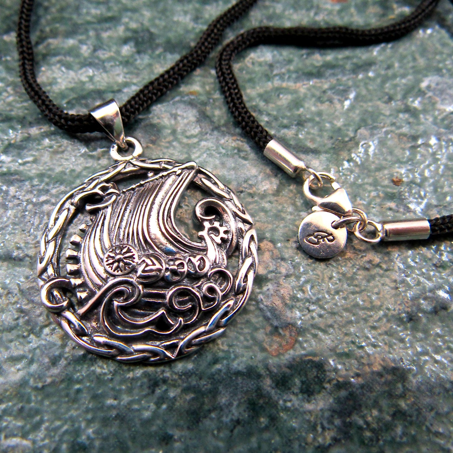Solid 925 Sterling Silver Viking Ship Pendant, Norse Longboat Necklace Pendant, Ocean Scene Amulet, Silver Longship Charm, Sailboat Jewelry