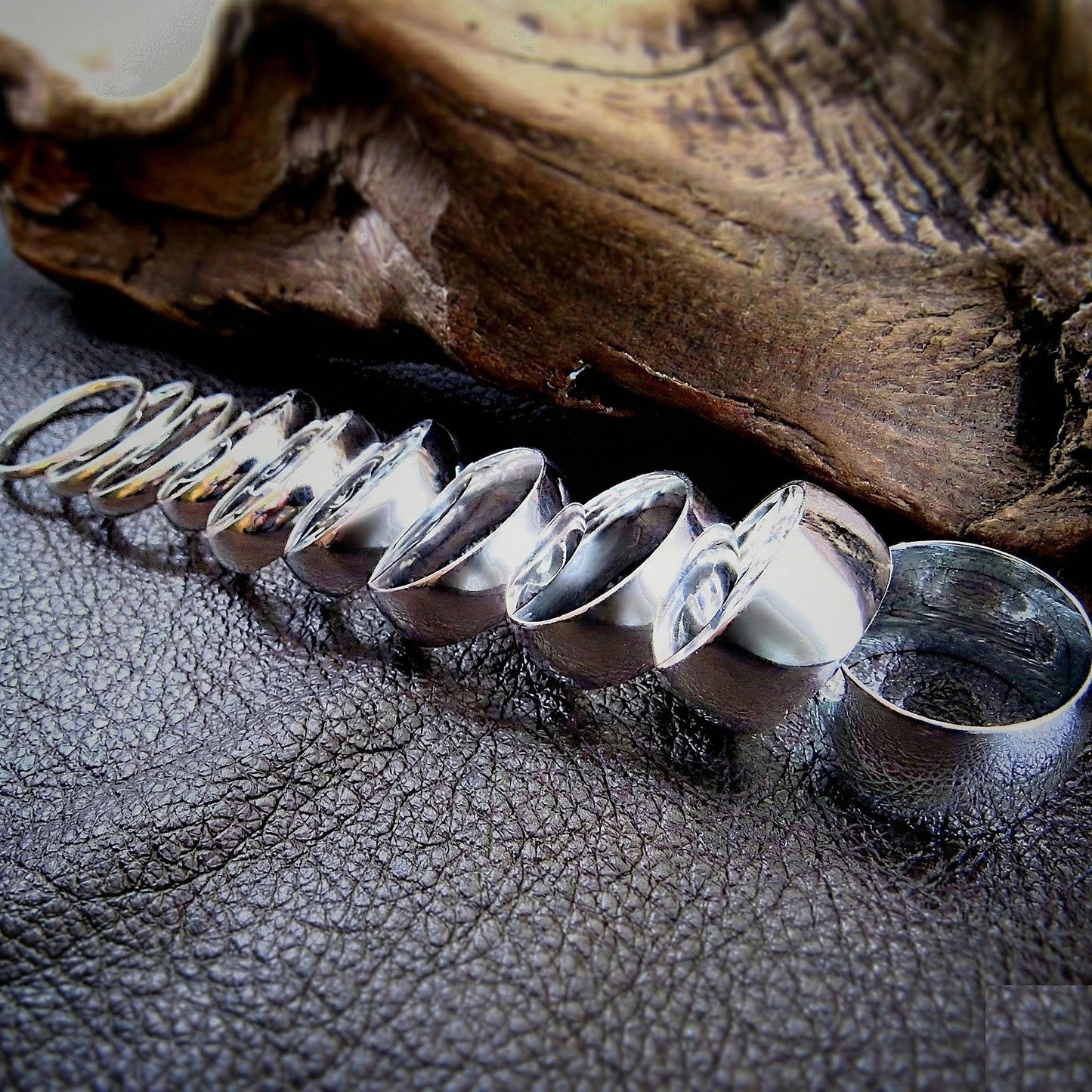Solid 925 Sterling Silver Domed Plain Wedding Band Ring - Men's and Women's Rings, 2mm 3mm 4mm 5mm 6mm 7mm 8mm 9mm 10mm 15mm - Sizes 4 - 15