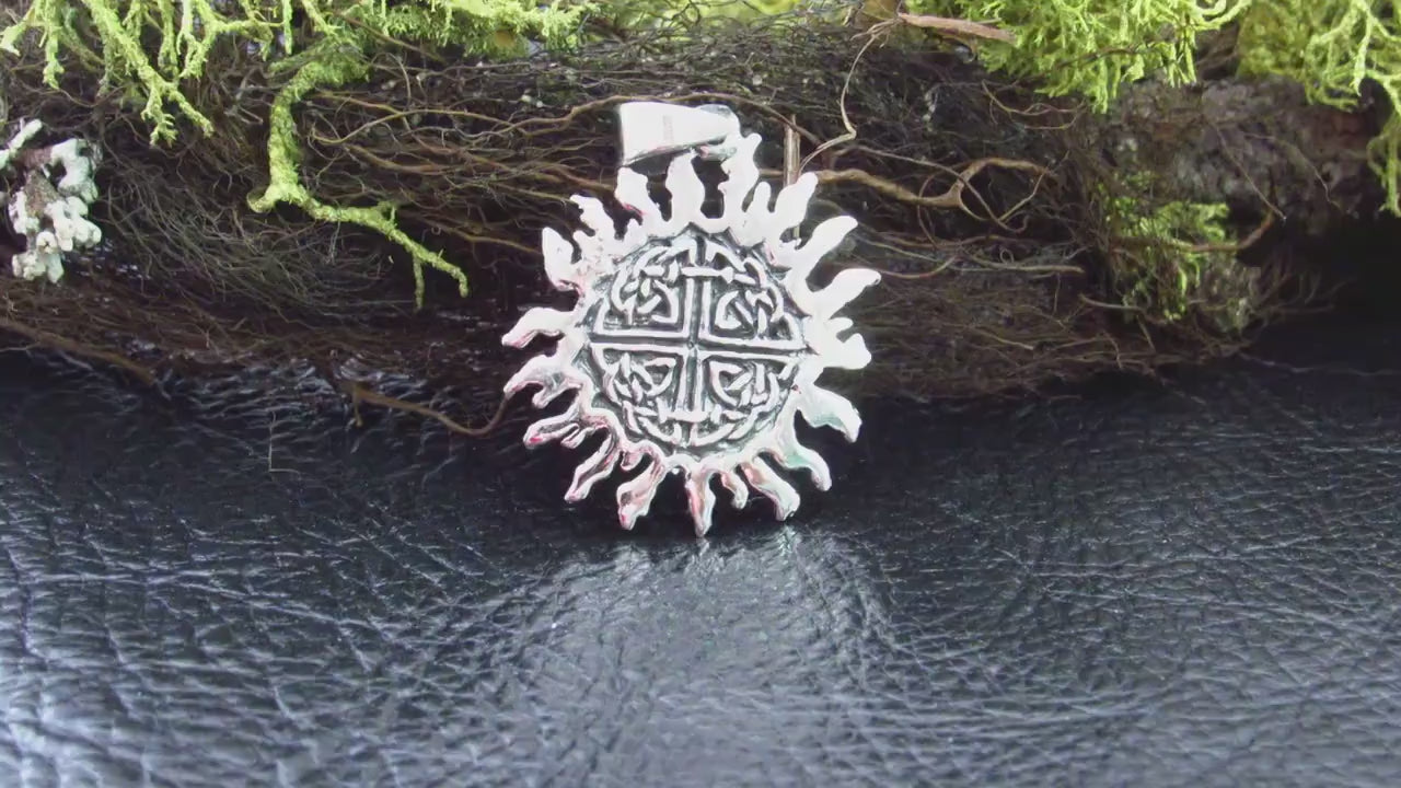 Solid 925 Sterling Silver Celtic Sun Pendant with Quaternary Knots & Solar Rays